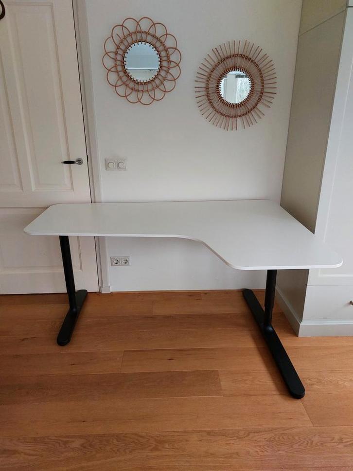 Ikea Bekant hoekbureau, uitstekend deel rechts. 110 x 160, Huis en Inrichting, Bureaus, Zo goed als nieuw, Ophalen