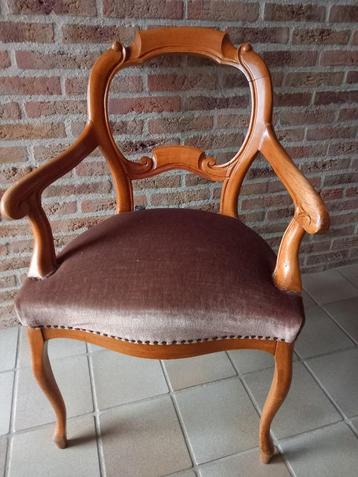 klassieke fauteuil met open rug beschikbaar voor biedingen