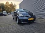 Toyota Aygo 1.0 12V Vvt-i 3DRS MMT 2005 Grijs, Auto's, Voorwielaandrijving, Stof, Zwart, 4 stoelen