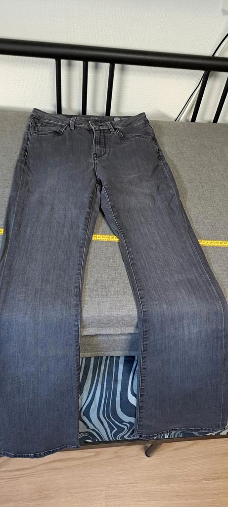 Garcia Jeans Dames Flared W27 L32, Kleding | Dames, Spijkerbroeken en Jeans, Zo goed als nieuw, W27 (confectie 34) of kleiner