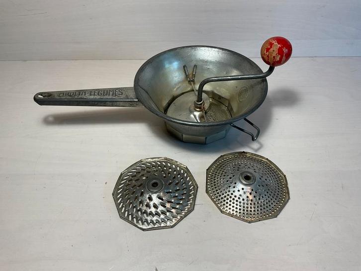 Passeerzeef moulin legumes no. 1 metaal met drie schijven, Huis en Inrichting, Keuken | Keukenbenodigdheden, Gebruikt, Ophalen of Verzenden