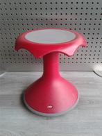 Hokki VS Ergonomische Balans kruk (Rood), Zeer Mooi!, Ophalen of Verzenden, Zo goed als nieuw, https://hokki.com, Bureaukruk