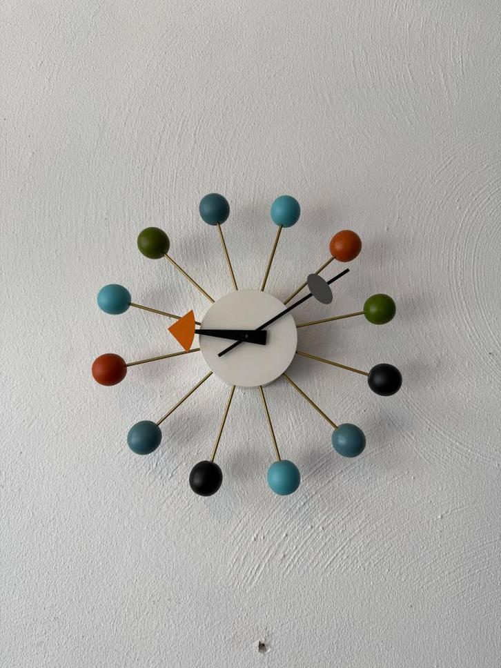 Vitra | George Nelson | Ball Clock | Multi Color | 1x, Huis en Inrichting, Woonaccessoires | Klokken, Zo goed als nieuw, Wandklok