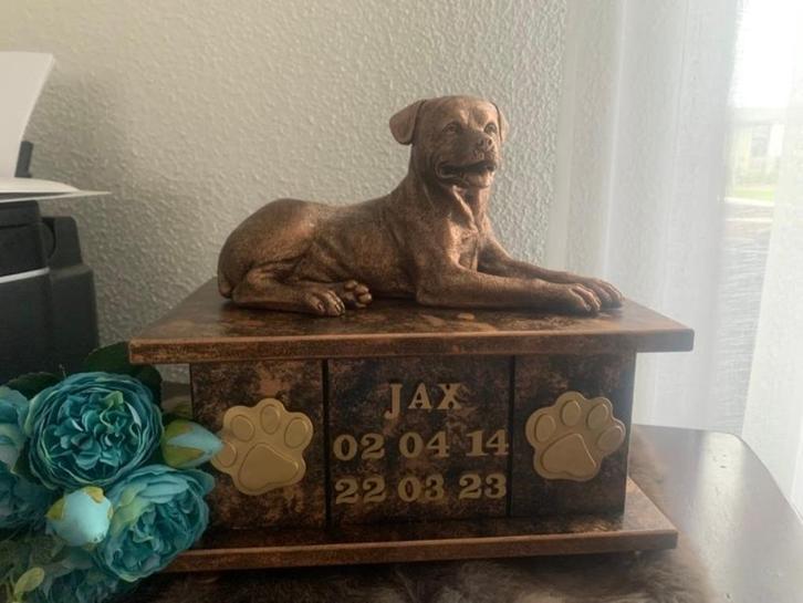 Rottweiler beeld op urn als set of als los beeld handgemaakt, Dieren en Toebehoren, Honden-accessoires, Nieuw, Ophalen of Verzenden