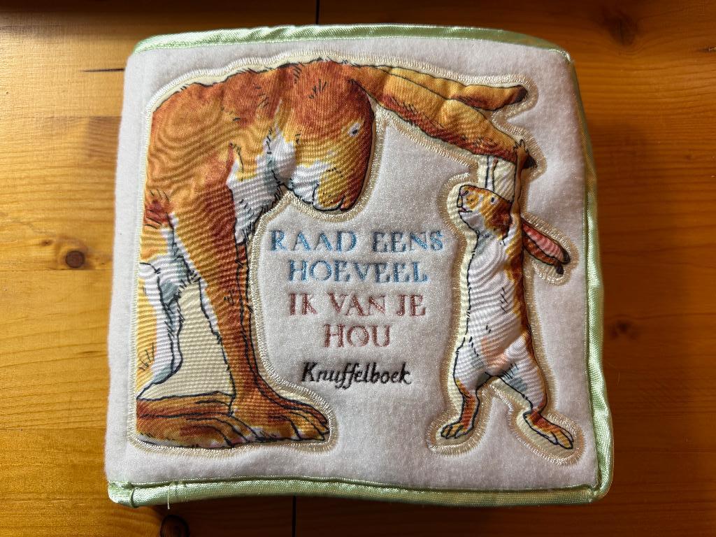 Raad eens hoeveel ik van je hou stoffen boekje, Ophalen of Verzenden, Zo goed als nieuw, Prentenboek