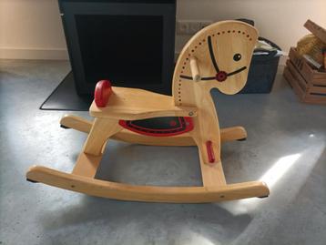 Houten Hobbelpaard beschikbaar voor biedingen
