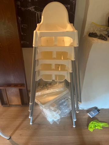 IKEA kinderstoel beschikbaar voor biedingen