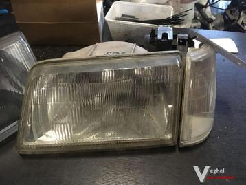 Peugeot 205 1990 Koplamp met knipperlicht Links beschikbaar voor biedingen