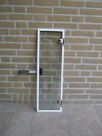 Hardglazen klepraam/klapraam wit aluminium met isolatieglas, Doe-het-zelf en Verbouw, Ophalen, Minder dan 75 cm, Raamkozijn, Aluminium