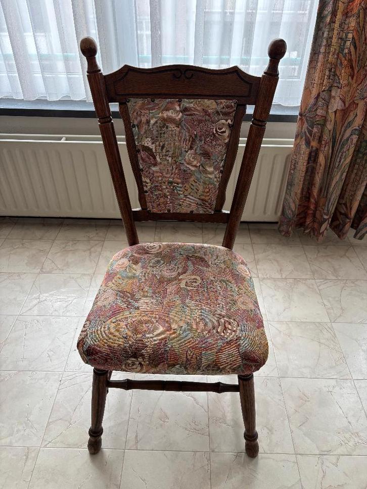 Vintage Houten Stoel met Gebloemde Bekleding, Huis en Inrichting, Stoelen, Gebruikt, Vier, Hout, Stof, Bruin, Ophalen