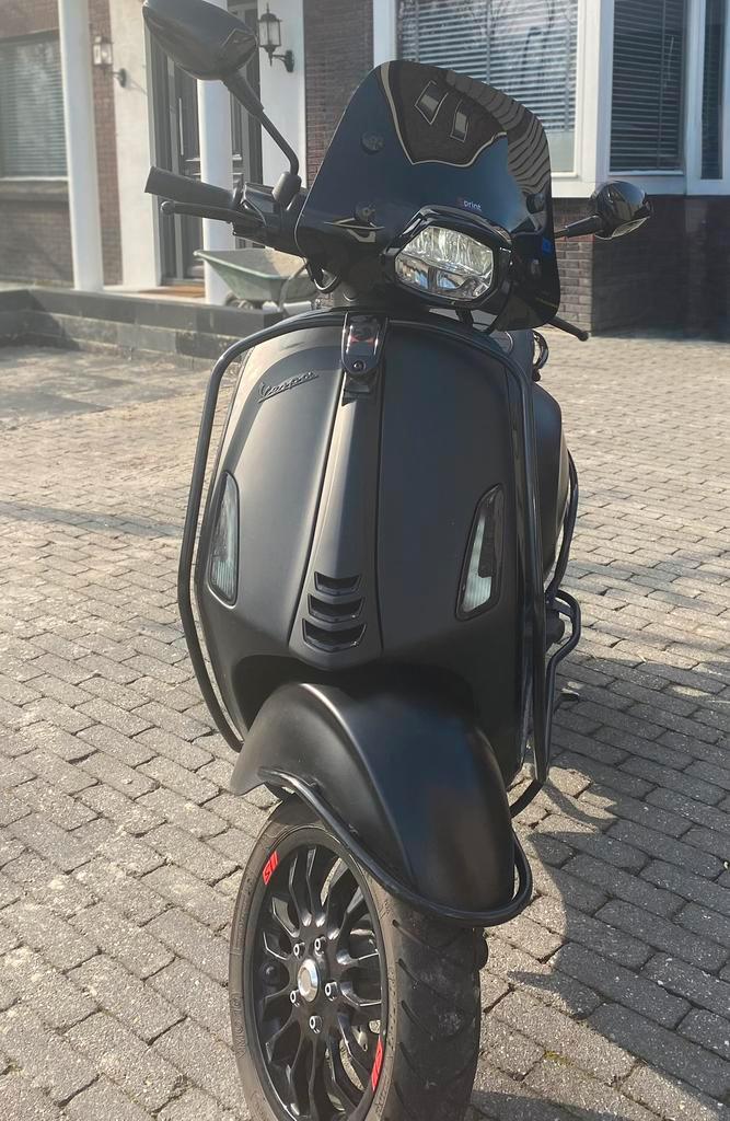 Vespa Sprint E4 – Mat Zwart (2020), Fietsen en Brommers, Scooters | Vespa, Zo goed als nieuw, Overige modellen, Maximaal 45 km/u