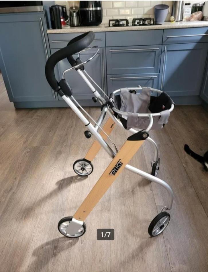 Indoor rollator ZGAN, Diversen, Rollators, Zo goed als nieuw, Lichtgewicht, Opvouwbaar, Ophalen