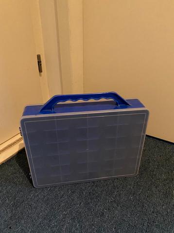 Opberg box met veel vakjes voor 4€ ophalen in Culemborg beschikbaar voor biedingen