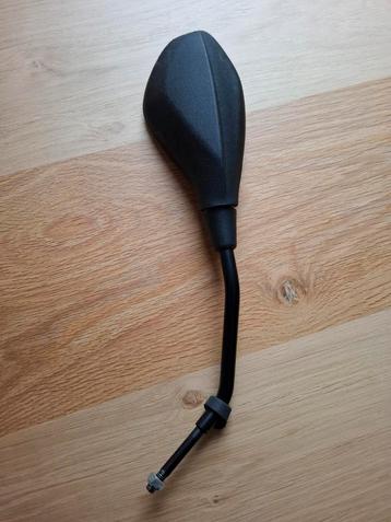 Piaggio Rechter Spiegel o.a. MP3 beschikbaar voor biedingen