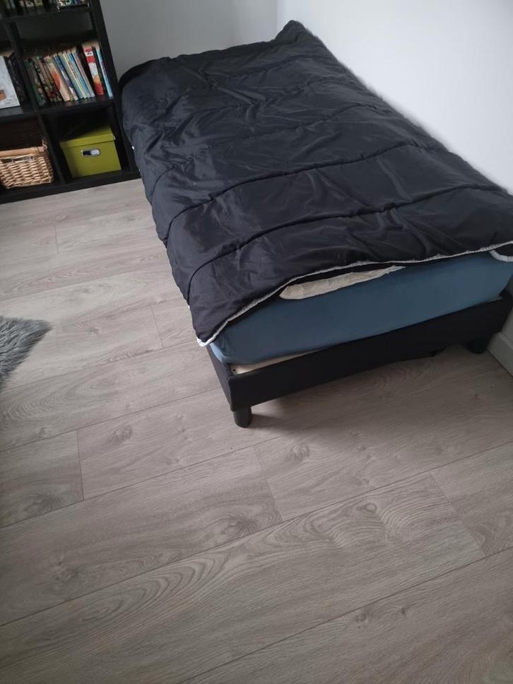 Eenpersoons Ledikant - Comfortabel & Stijlvol!, Huis en Inrichting, Slaapkamer | Bedden, Ophalen of Verzenden