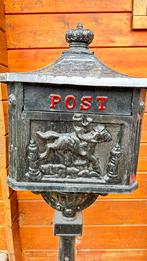 Authentieke Oude Brievenbus - Prachtig Detail!, Tuin en Terras, Brievenbussen, Ophalen, Gebruikt, Overige materialen, Staande brievenbus