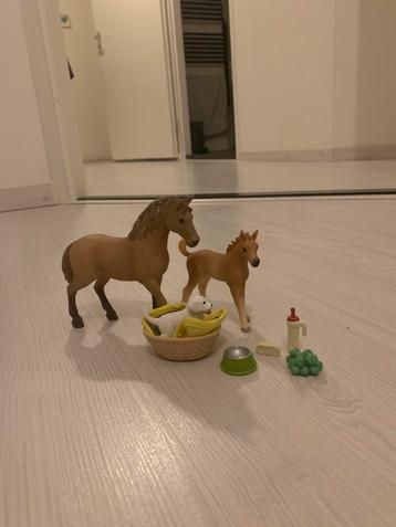 Schleich 42432 (Compleet) Sarah’s zorg voor jonge dieren beschikbaar voor biedingen