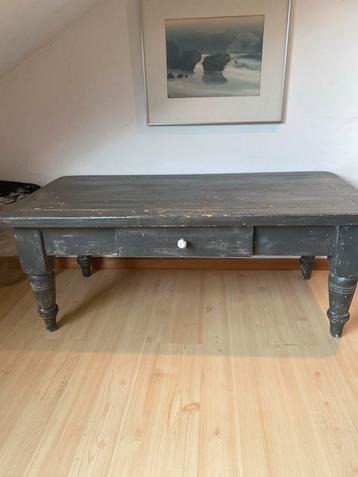 Oude Grenen Tafel - Makkelijk te verven! beschikbaar voor biedingen
