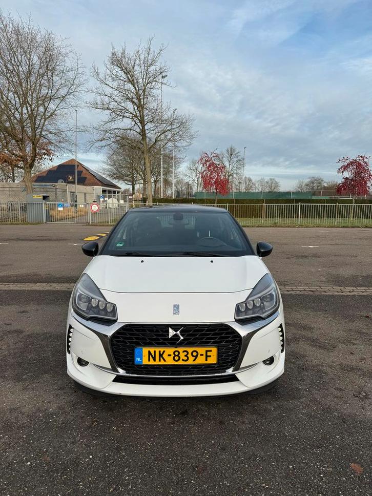 DS 3 1.2 Puretech So Chic 2017 Wit, Auto's, DS, Particulier, DS 3, Achteruitrijcamera, Climate control, Cruise Control, Navigatiesysteem