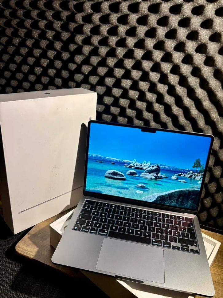 MacBook 2024 Space Gray Air 13" met Apple M3-chip, Computers en Software, Apple Macbooks, Zo goed als nieuw, MacBook Air, 13 inch