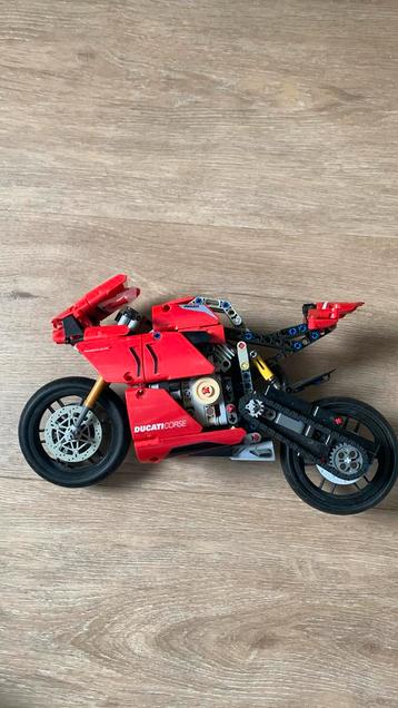 Ducati Lego Technic beschikbaar voor biedingen