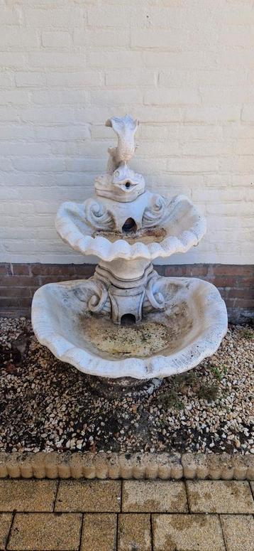 Klassieke 2 schalige fontein beschikbaar voor biedingen