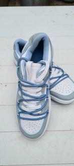 Sneakers - maat 8.5 - wit / lichtblauw, Kleding | Dames, Schoenen, Nieuw, Ophalen of Verzenden, Wit, Sneakers of Gympen