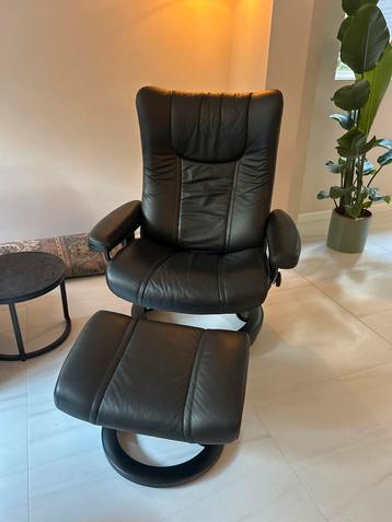Stressles zwarte leren Relaxfauteuil met Voetenbank beschikbaar voor biedingen