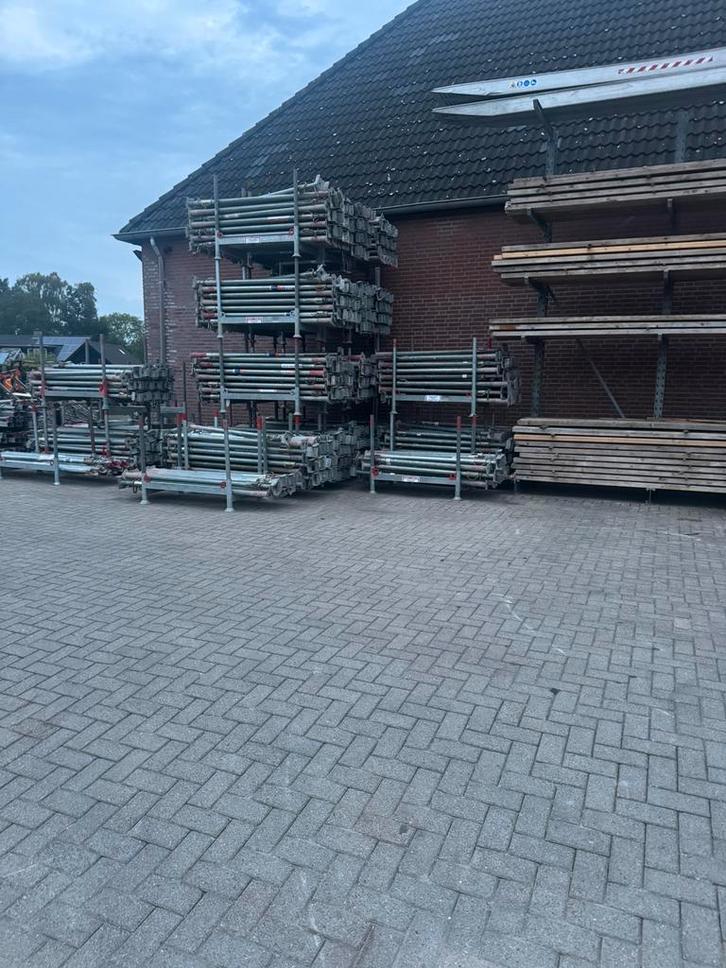 Schroefstempels te huur, Doe-het-zelf en Verbouw, Steigers, Gebruikt, Overige typen, 2 tot 5 meter, Ophalen of Verzenden