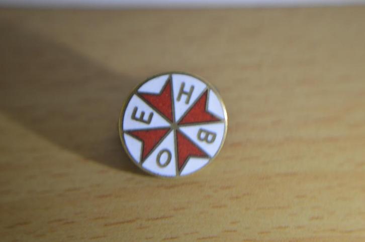 als nieuw  maar oud EHBO  speldje, Verzamelen, Speldjes, Pins en Buttons, Nieuw, Button, Overige onderwerpen, Ophalen of Verzenden