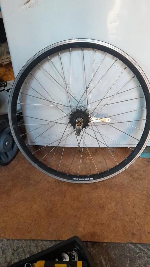 Veel fiets onderdelen ; ook kleine maten, Fietsen en Brommers, Fietsonderdelen, Gebruikt, Algemeen, Wiel, Ophalen