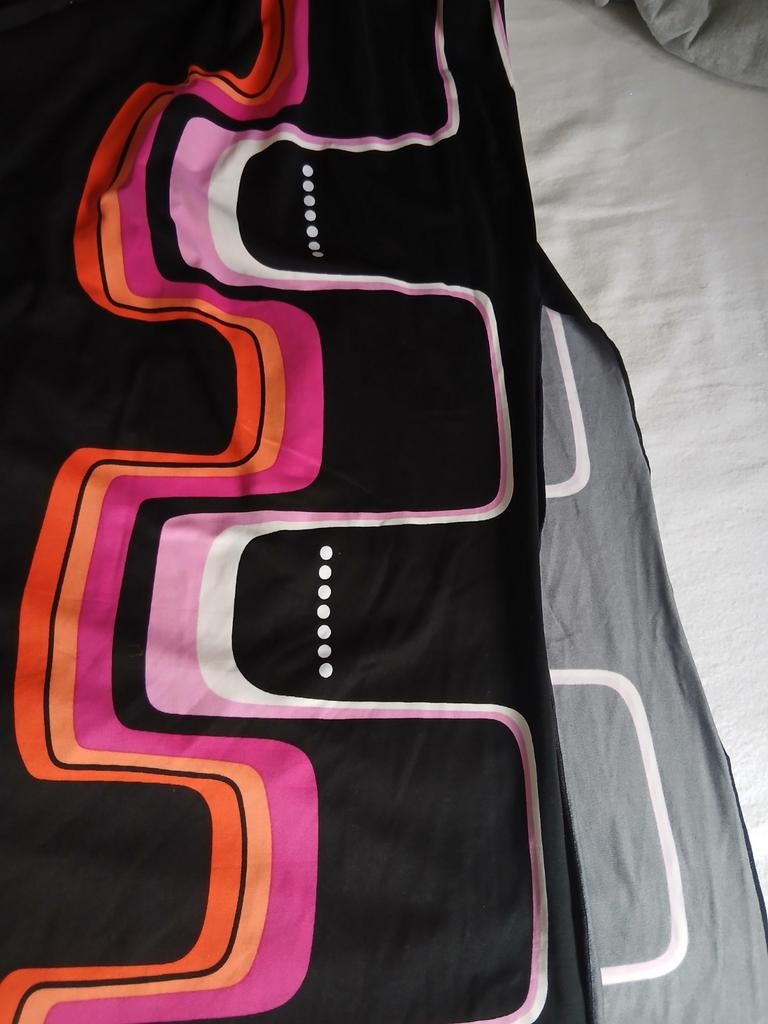 Zwarte jurk met retro print - Sunflair Maat 38/40, Kleding | Dames, Jurken, Nieuw, Maat 38/40 (M), Zwart, Onder de knie, Ophalen of Verzenden