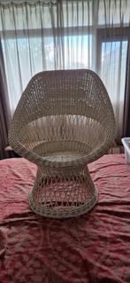Rotan luie stoel, Huis en Inrichting, Stoelen, Ophalen, Gebruikt, Wit, Eén
