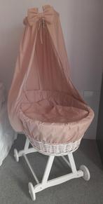 baby wieg op wielen incl. bekleding, Ophalen of Verzenden, Zo goed als nieuw, Wieg