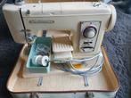 Naaimachine incl pedaal toebehoren koffer   als getoond., Hobby en Vrije tijd, Naaimachines en Toebehoren, Ophalen of Verzenden