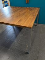 Mooie, Notenhout tafel, Gebruikt, Vierkant, Ophalen of Verzenden, Vijf personen of meer