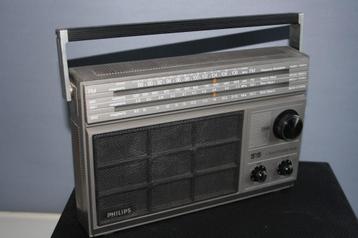 Philips 515  4 Band Portable Radio seventies beschikbaar voor biedingen