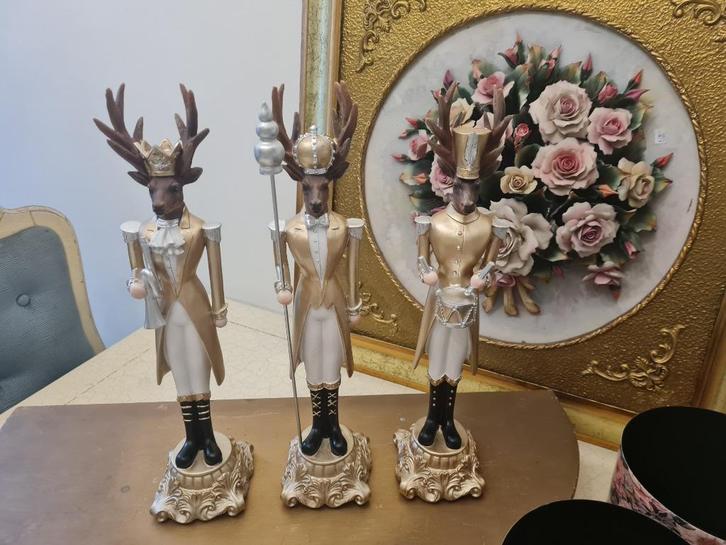 Kerst beeldje hert in 3 uitvoeringen p/st 24.95, Diversen, Kerst, Nieuw, Ophalen of Verzenden