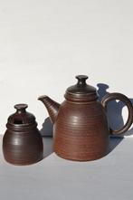 Handgemaakt servies theepot suikerpot pottenbakker bruin, Huis en Inrichting, Keuken | Servies, N, N, Keramiek, Overige typen