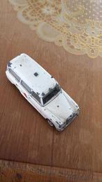 Mercedes Benz ambulance denmark, Hobby en Vrije tijd, Modelauto's | 1:43, Ophalen of Verzenden, Zo goed als nieuw