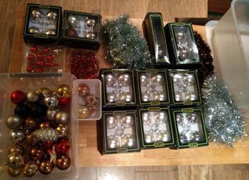 Kerst Glazen kerstballen, zilver glans en mat en gesuikert beschikbaar voor biedingen