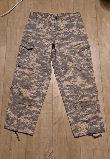 US Army UCP field broek medium short beschikbaar voor biedingen
