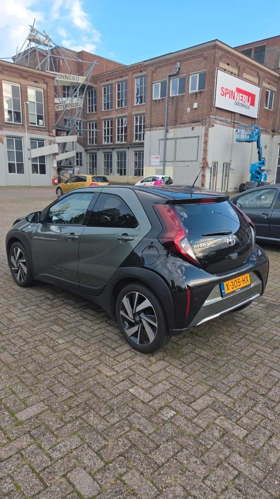 Toyota Aygo X 1.0 Vvt-i MT 72pk 2023 Groen, Auto's, Toyota, Particulier, Aygo X, Benzine, B, Hatchback, Handgeschakeld, Origineel Nederlands