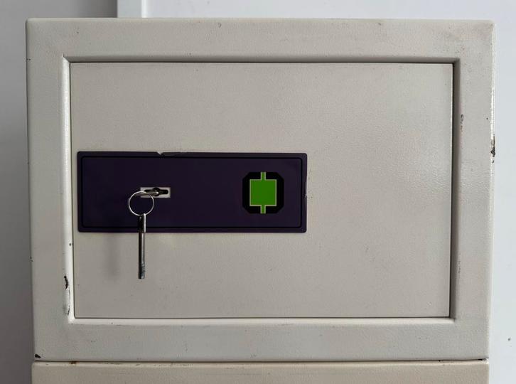 Zeer degelijke De Raat PT1 kluis brandkast met 2 sleutels, Huis en Inrichting, Brandblussers en Brandkasten, Brandkast, Ophalen