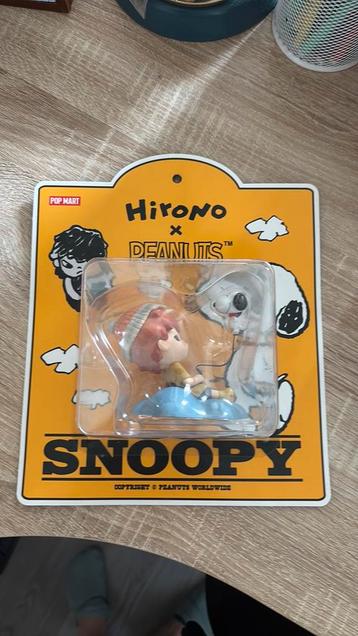 Popmart hirono x snoopy figuur beschikbaar voor biedingen
