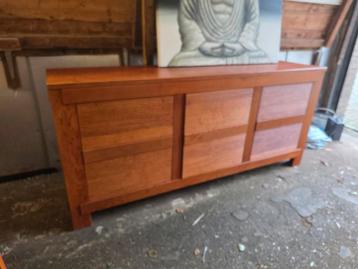 Eikenhouten Dressoir - Stijlvol en Praktisch beschikbaar voor biedingen