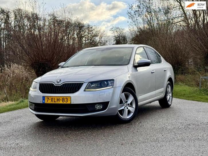 Skoda Octavia 1.2 TSI Greentech Elegance Businessline 5DRS N, Auto's, Skoda, Bedrijf, Te koop, Octavia, ABS, Airbags, Airconditioning