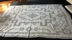 Groot Frans kleed, bed, tafel, met patronen, Gebruikt, Wit, 150 tot 200 cm, 200 cm of meer