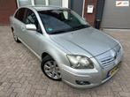 Toyota Avensis 1.8 VVTi Luna Business / Navi / Clima / NAP, Auto's, Voorwielaandrijving, 65 €/maand, 4 cilinders, Bedrijf