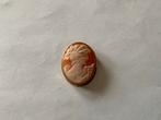 Gouden broche met hand gesneden camee, 14 karaat goud., Ophalen of Verzenden, Goud, Broche